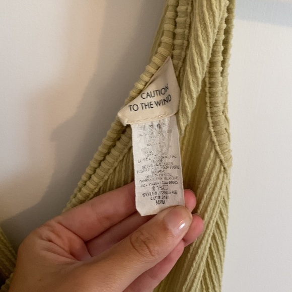 Caution to the wind dress - Picture 2 of 4